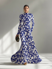 Elegant maxikjole med sort-hvidt blomstermønster