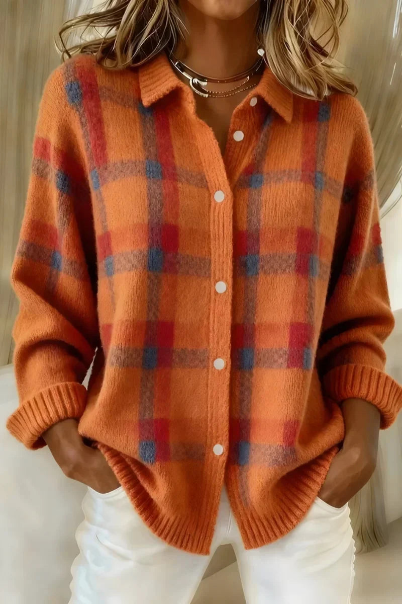 MEGAN™ | Ternet strikcardigan med knaplukning