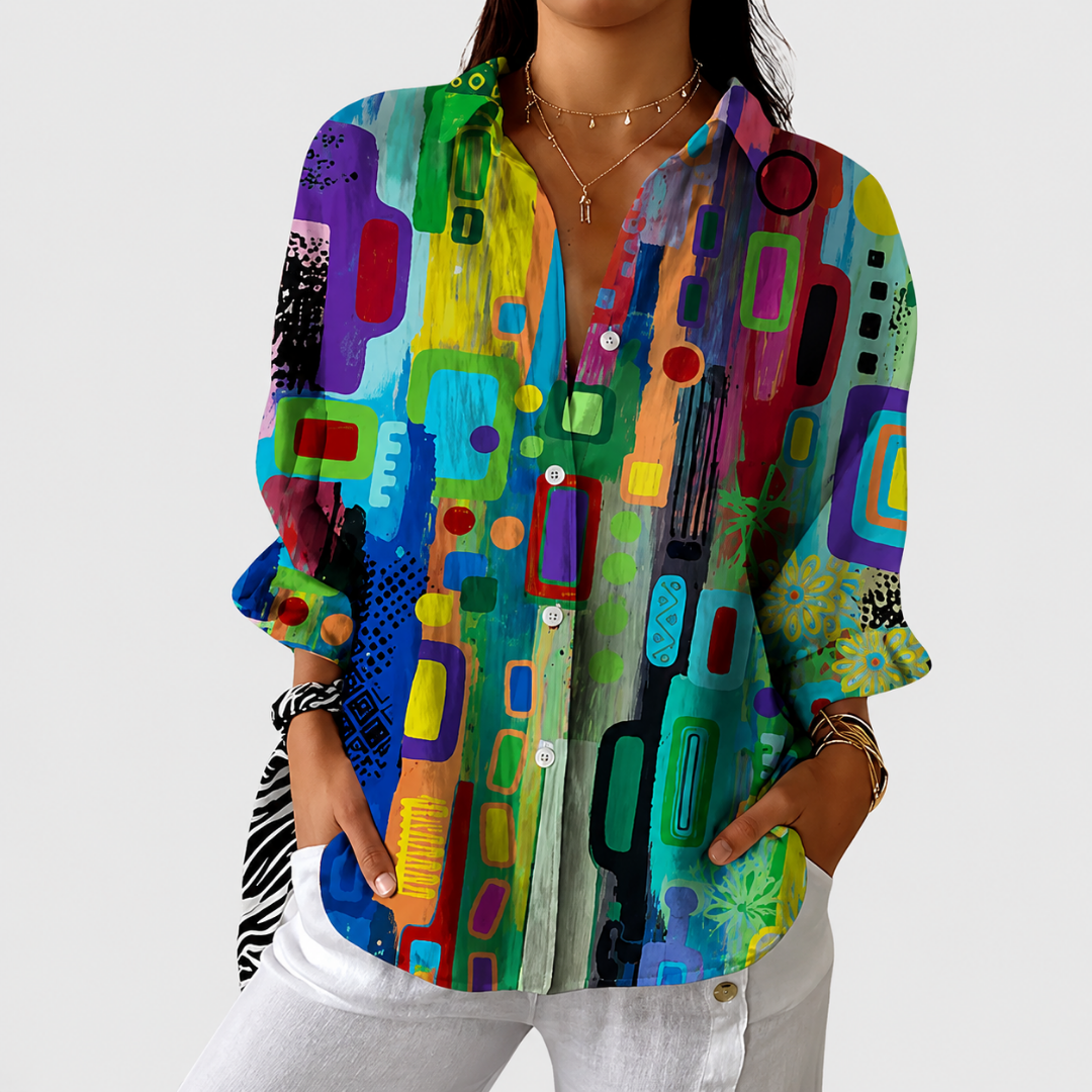 Letvægtig og farverig bluse med print