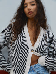 Chevron-cardigan med kontrastknapper