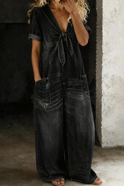 Maya | Kortærmet jumpsuit med V-hals