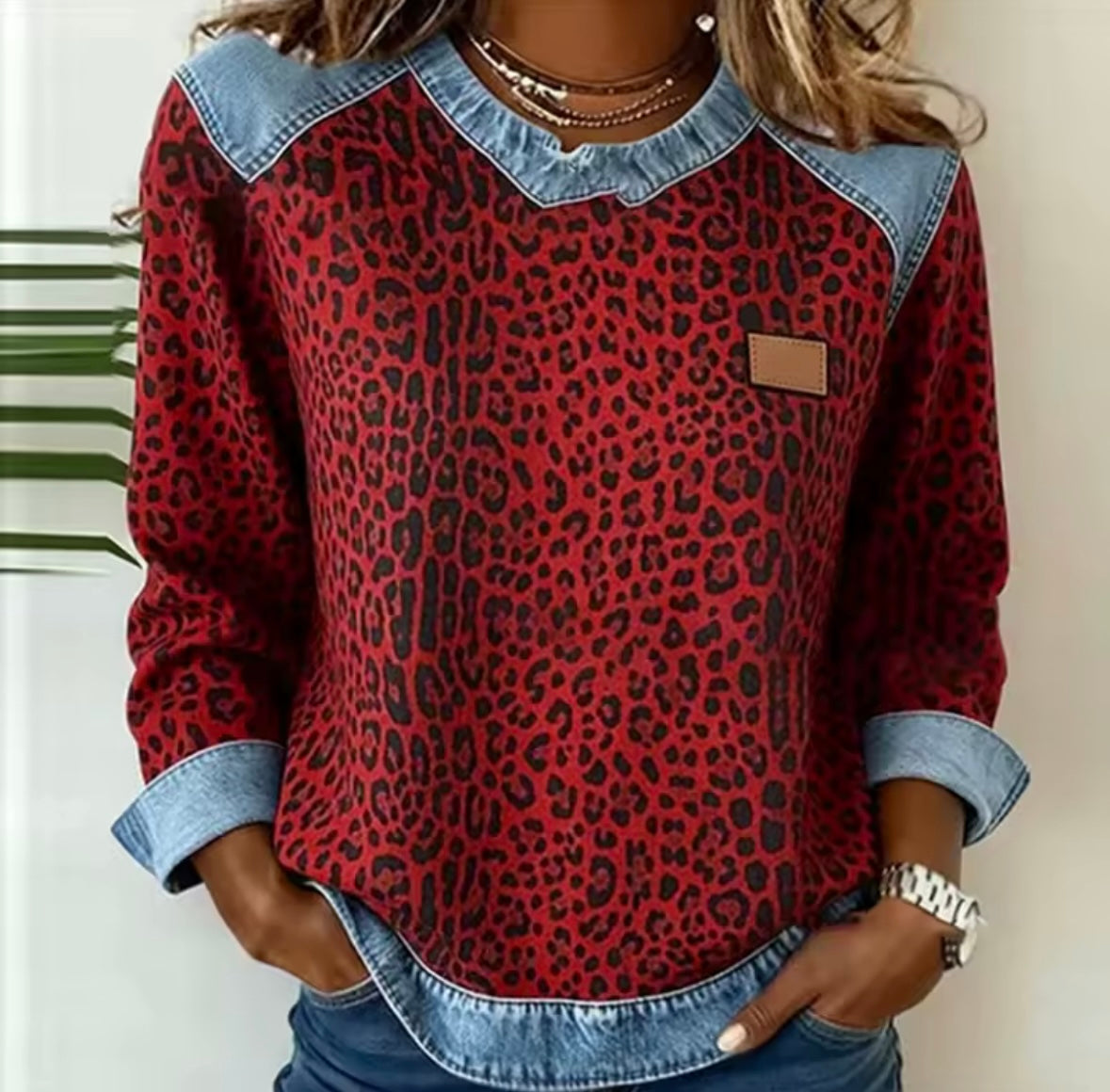 Hollyn™ | Pullover med leopardmønster og denimkrave