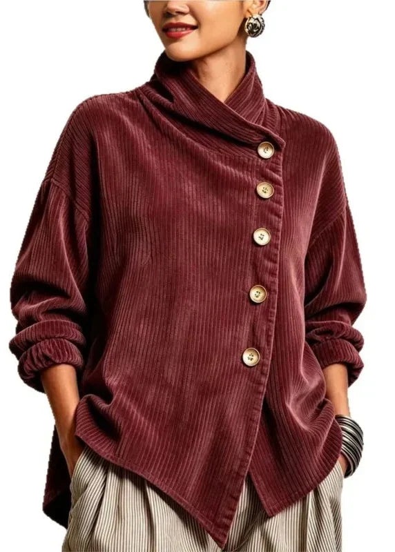 Olivia | Fløjlsbluse med skrå knaplukning – Bordeaux