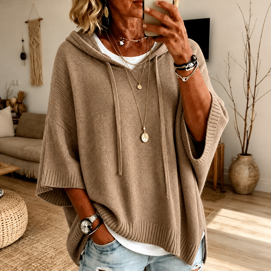 Manon – Ponchopullover med hætte i taupe
