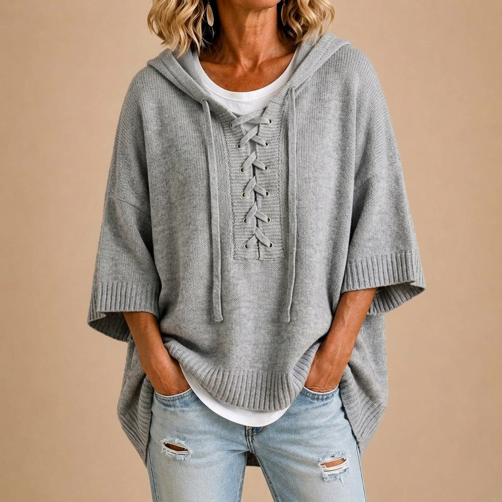 Claudia | Strikket poncho med hætte
