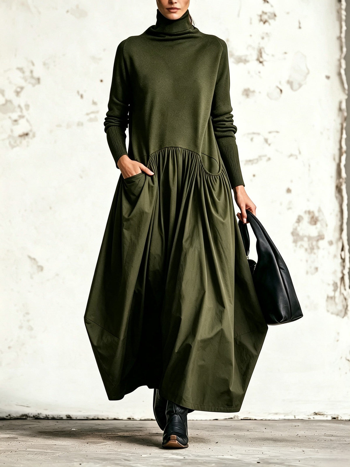 Odette | Sort oversized maxikjole med ståkrave