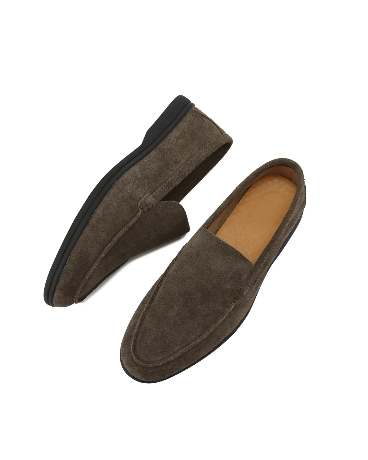 Ruskindsloafers med sorte såler