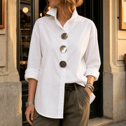 Freya – Bluse med statement-knapper
