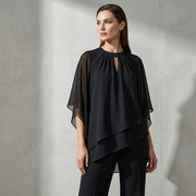 Jeannine | Sæt med asymmetrisk lagdelt bluse og bukser med vide ben